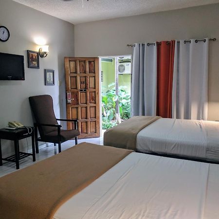 Christar Villas Hotel Kingston Luaran gambar