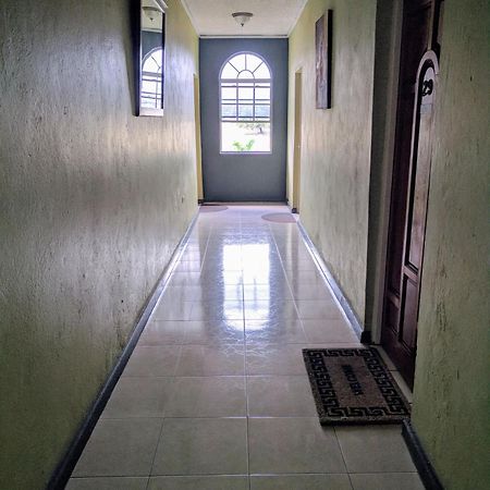 Christar Villas Hotel Kingston Luaran gambar