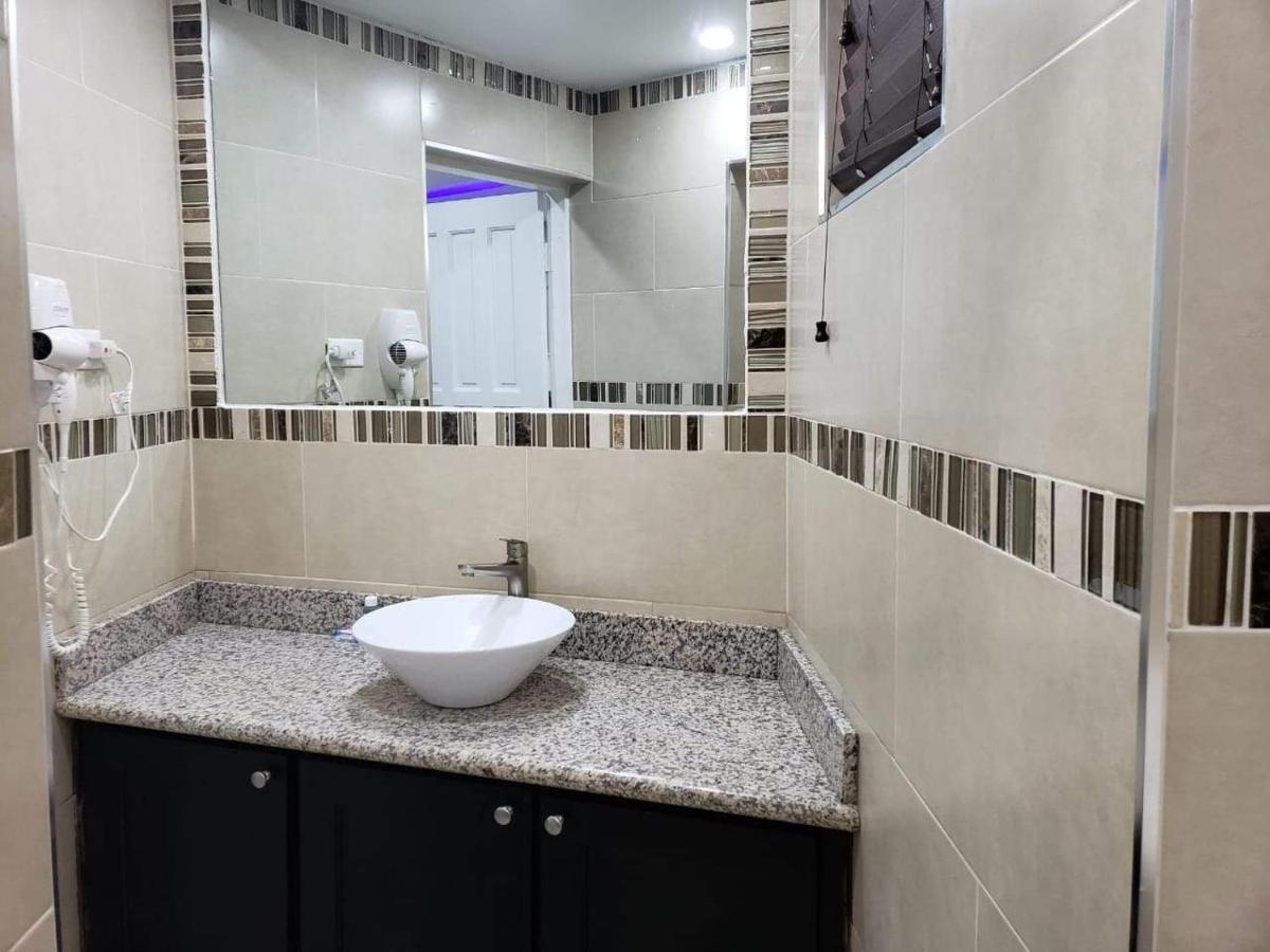 Christar Villas Hotel Kingston Luaran gambar